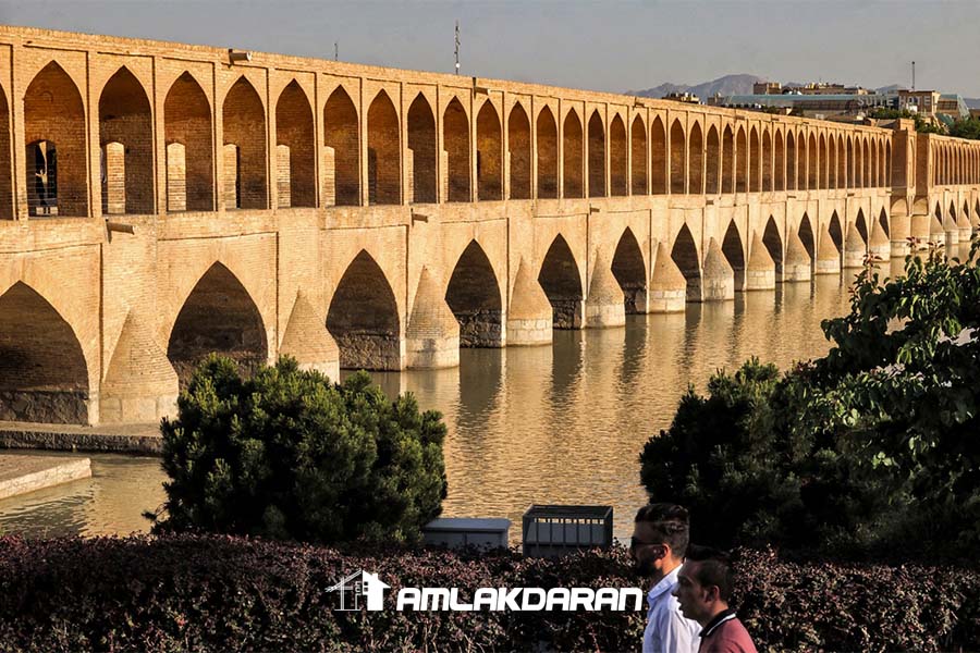 زاینده رود، جاذبه های تفریحی اصفهان برای سیزده به در